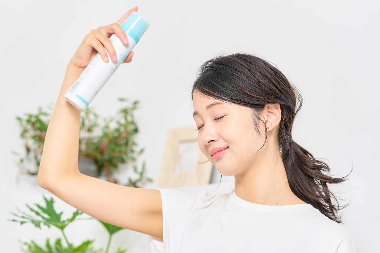 髪からつま先まで全身シューッ! 透明&さらさら仕上げ