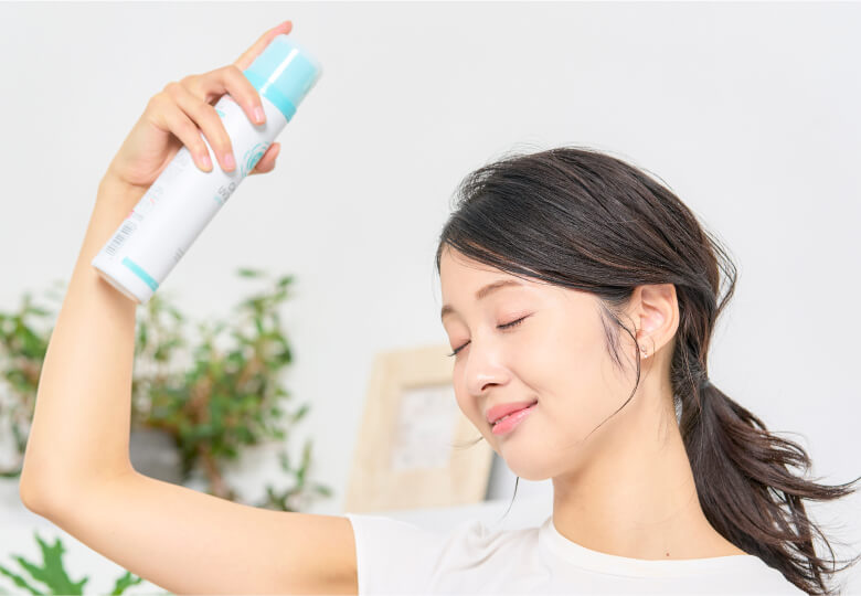 Spray from head to toe! Handy sunscreen spray